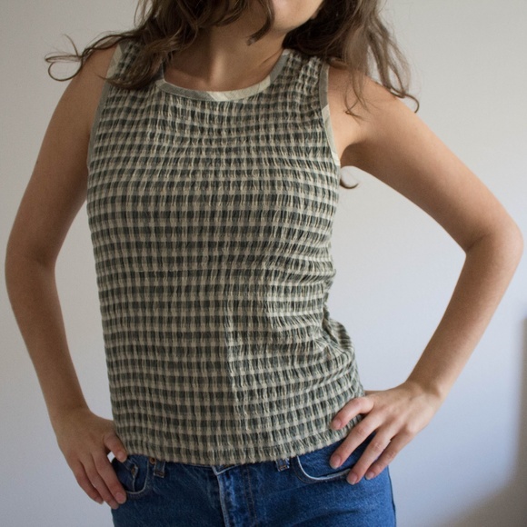 ✨SOLD✨90s Gingham Tank Top - Picture 2 of 3